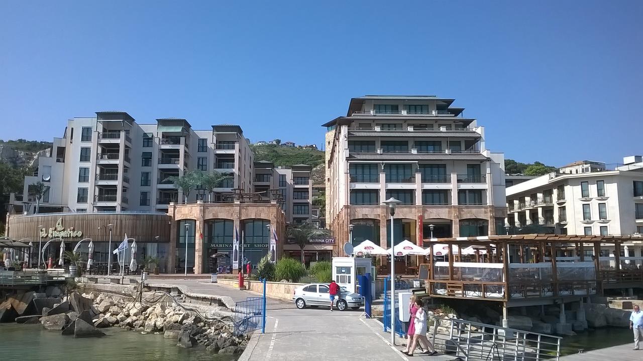 Marina City Aparthotel Балчик Екстер'єр фото